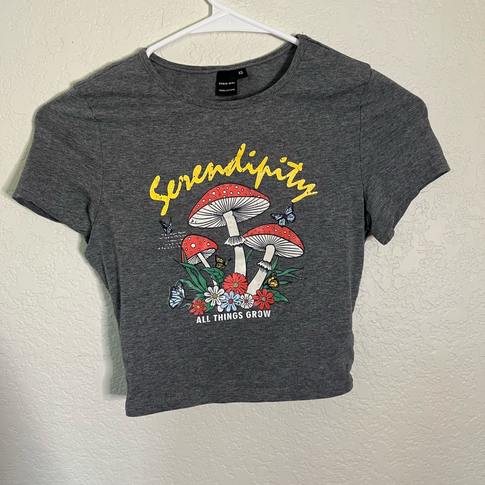 A crop top that goes with literally any pants!